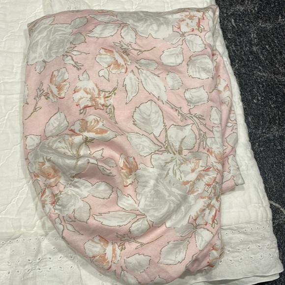 Pottery barn kids crib sheet-floral rose - Picture 4 of 4